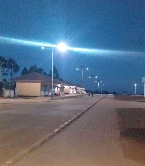 西陵区非洲科特迪瓦太阳能路灯工程